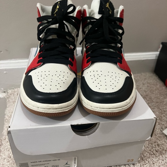 wmns air jordan mid se